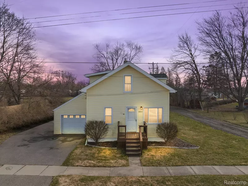 302 E LEXINGTON ST, Davison, MI 48423
