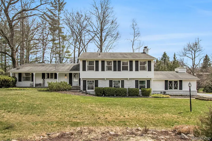 779 HAWTHORNE CT, Bloomfield Hills, MI 48304