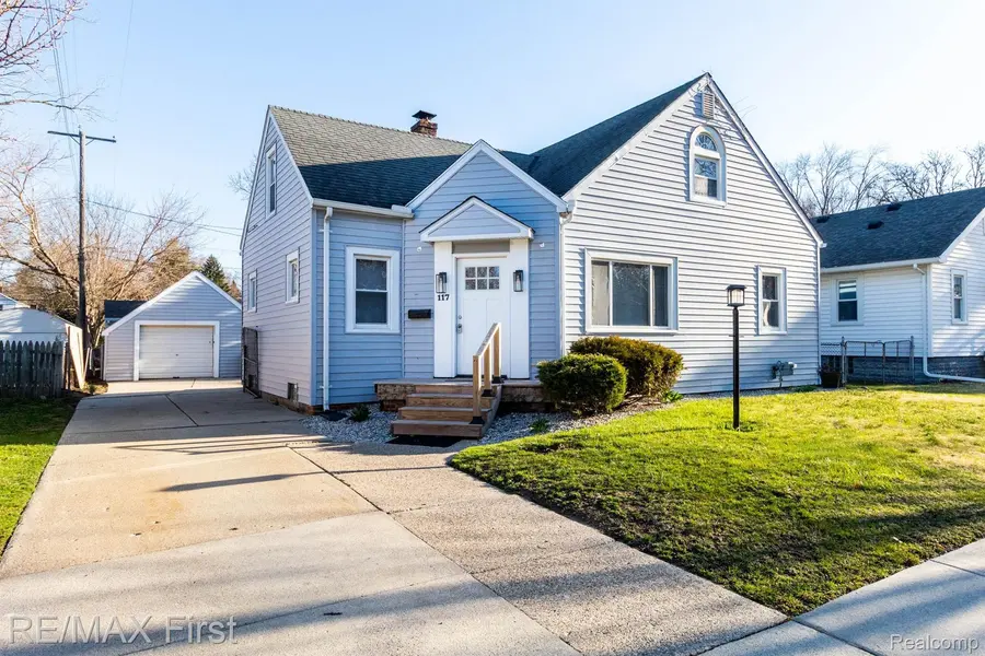 117 BAUMAN AVE, Clawson, MI 48017