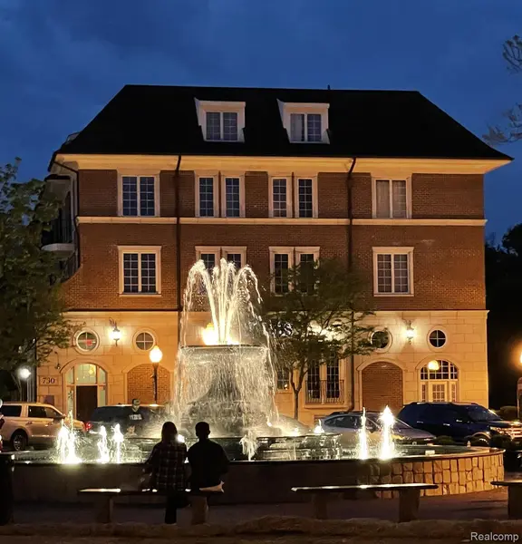 730 PENNIMAN AVE #301, Plymouth, MI 48170