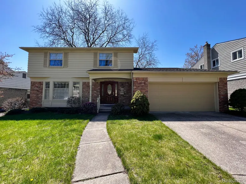 1627 OLD SALEM, Plymouth, MI 48170