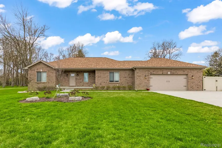 29100 COTTON RD, Chesterfield, MI 48047