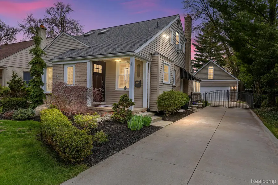 1521 WASHINGTON BLVD, Birmingham, MI 48009