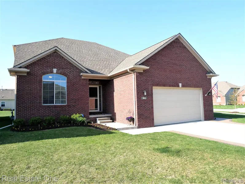 30045 DANVERS DR, New Baltimore, MI 48051