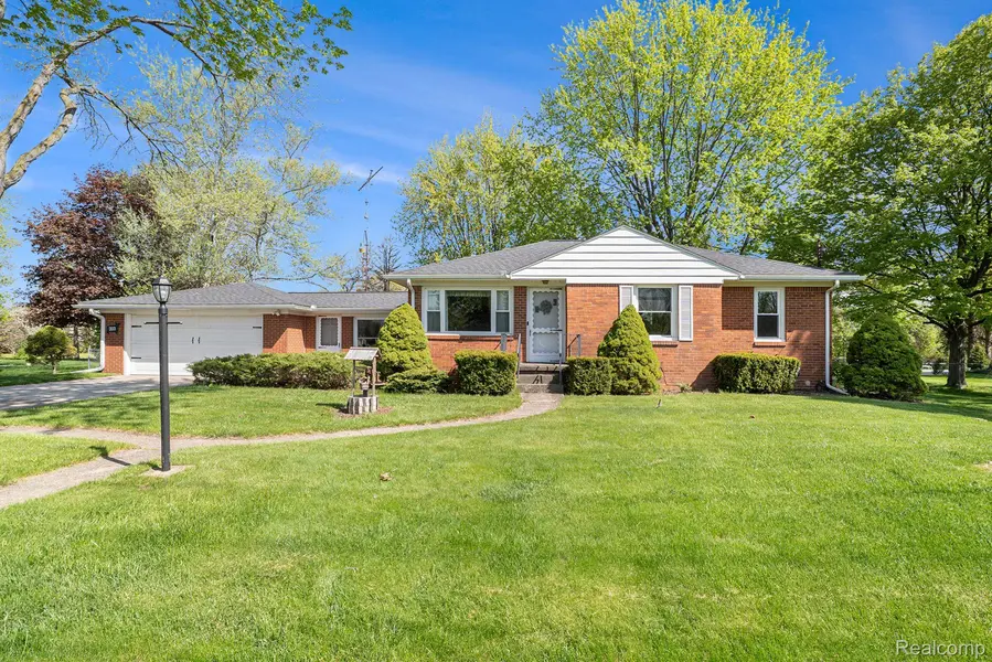 6309 PERRY RD, Grand Blanc, MI 48439