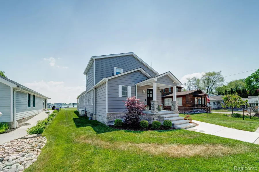 5703 RIVER RD, East China, MI 48054