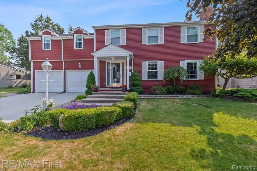 46562 FEATHERSTONE RDG, Shelby Twp, MI 48317