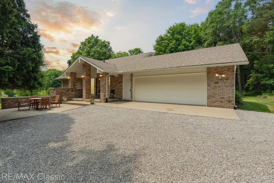 3665 BROADVIEW LN, Highland, MI 48357