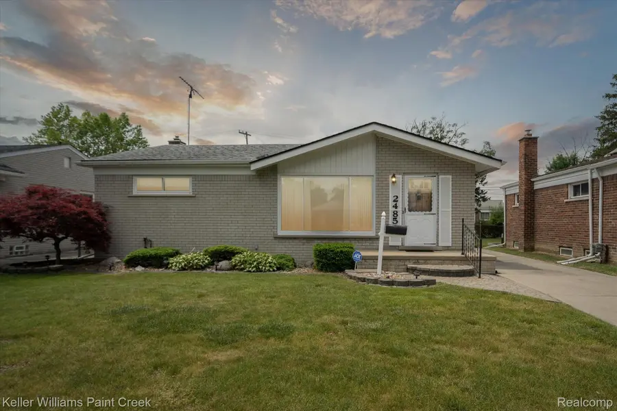 24855 MARINE AVE, Eastpointe, MI 48021