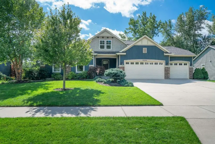 2258 Byron Shores DR SW, Byron Center, MI 49315