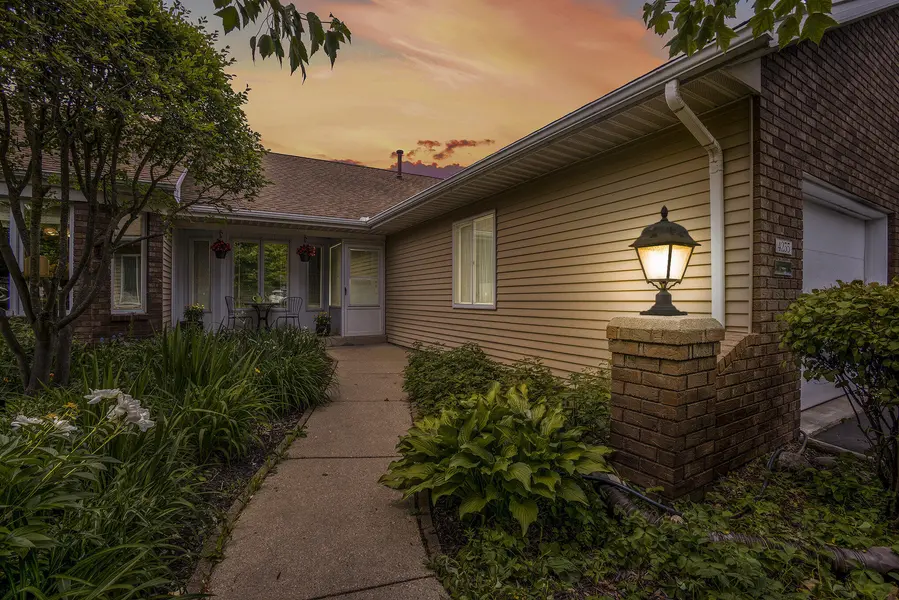 4235 Redbush DR SW, Grandville, MI 49418