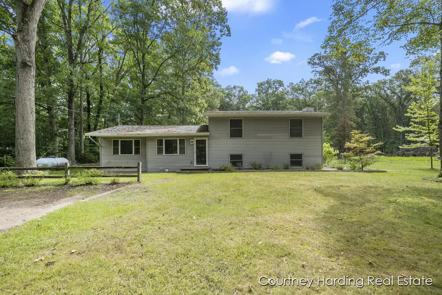 1101 54th ST, Fennville, MI 49408