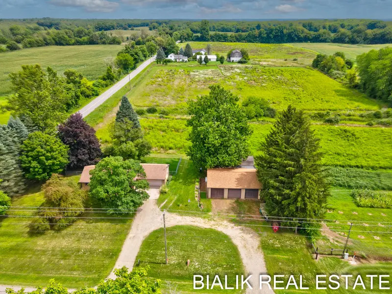 26131 M-40, Gobles, MI 49055