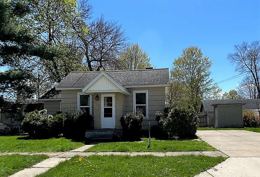 803 E West ST, Sturgis, MI 49091