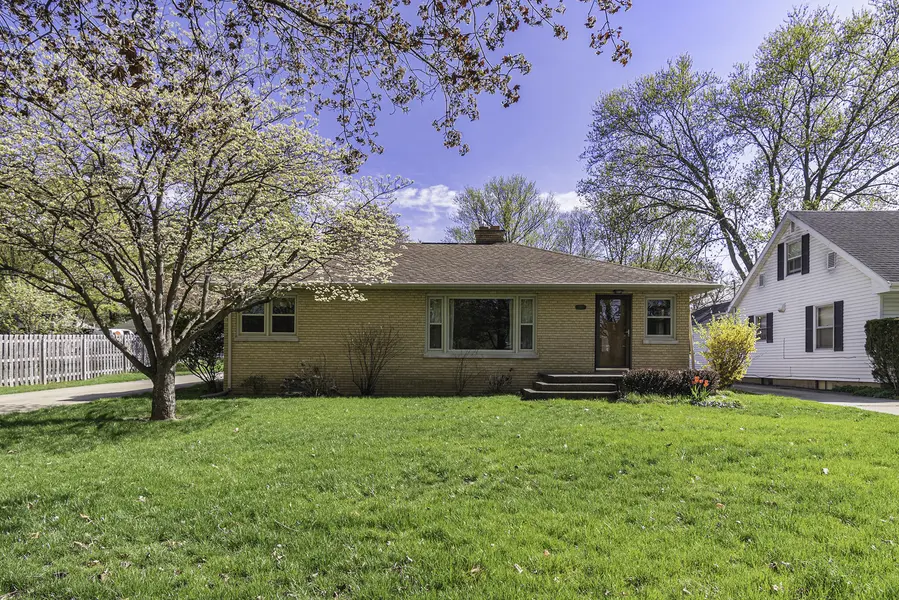 713 W Roe ST, Buchanan, MI 49107