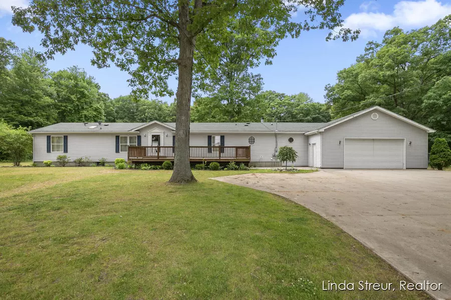 2380 54th ST, Fennville, MI 49408