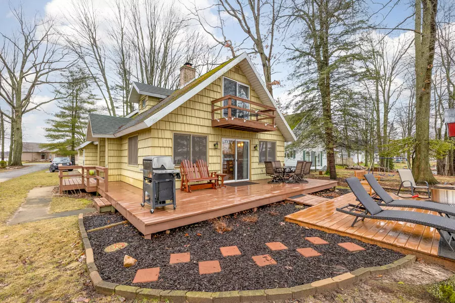 7795 Bay Meadows, Canadian Lakes, MI 49346