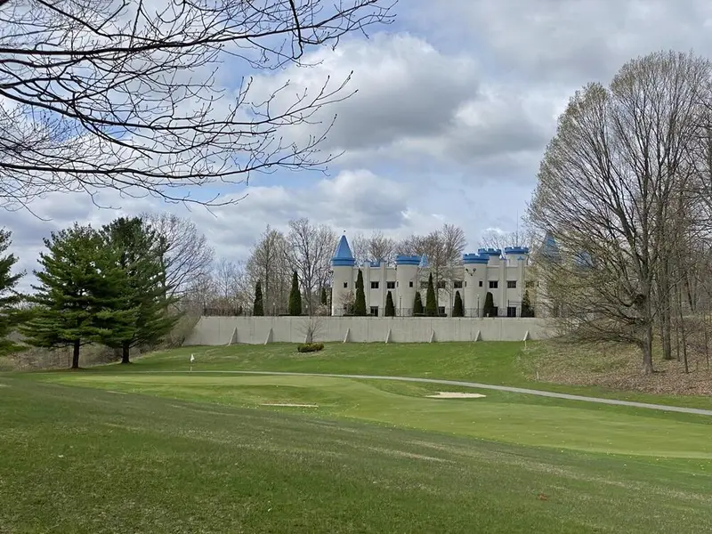 9372 E Circle DR, Canadian Lakes, MI 49346