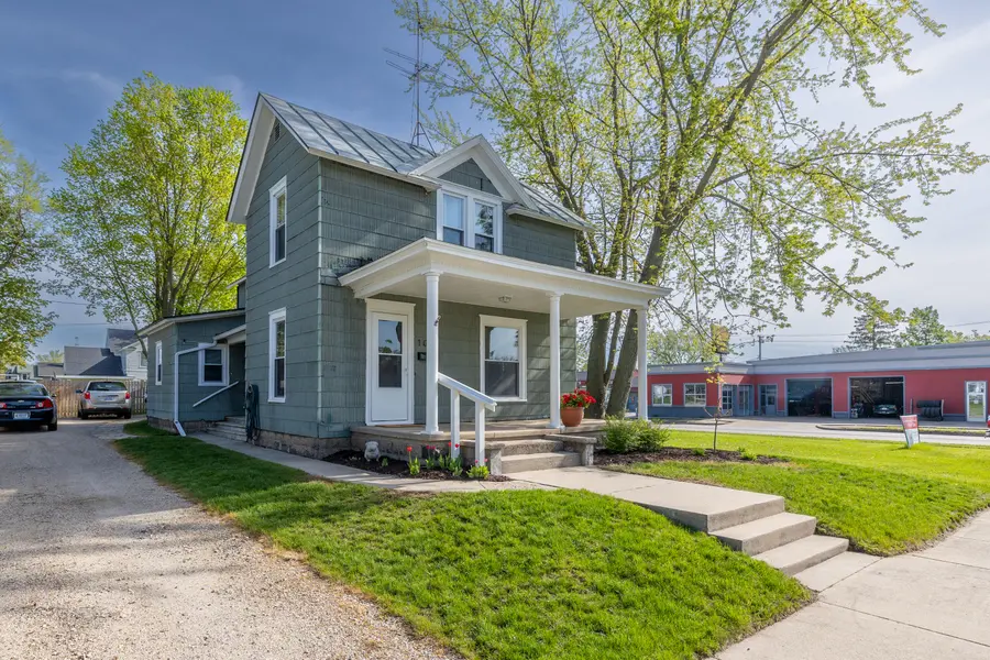 104 W Bridge ST, Big Rapids, MI 49307