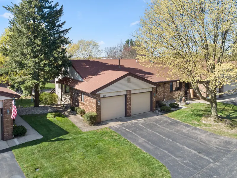 602 Idlewild CT SW, Byron Center, MI 49315