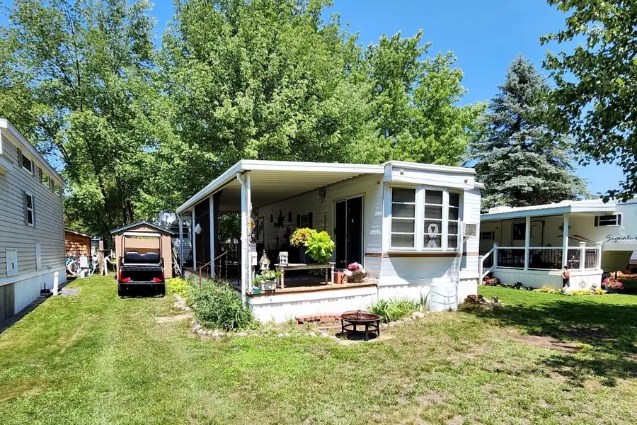 8157 Tanglewood TRL, Canadian Lakes, MI 49346