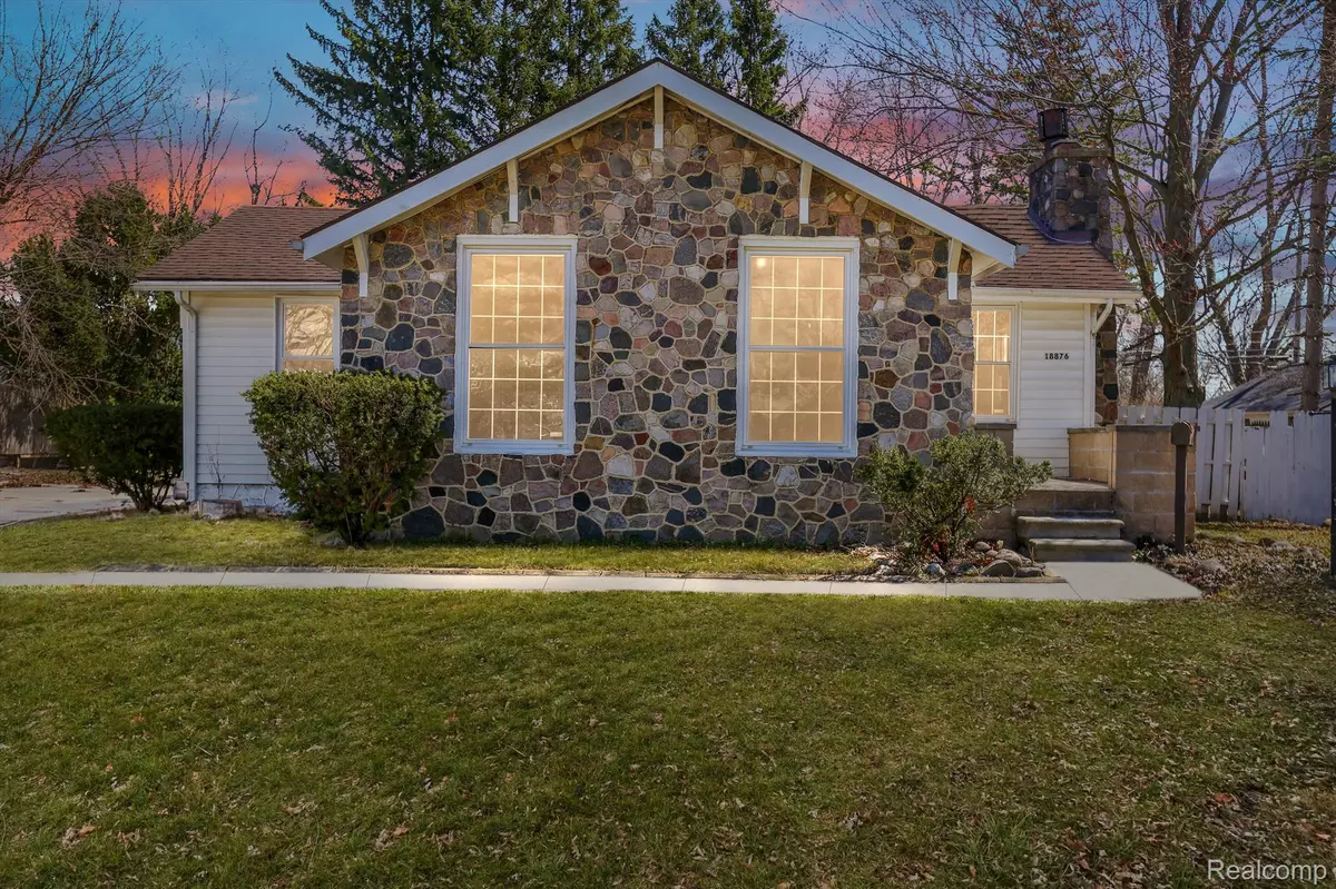 Redford, MI 48240,18876 LENNANE