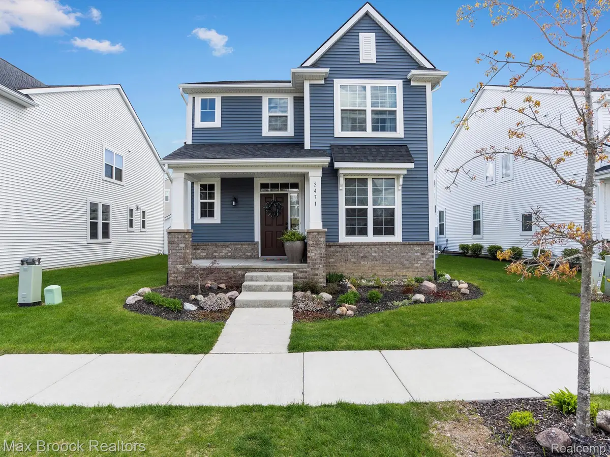 Royal Oak, MI 48073,2471 Massoit