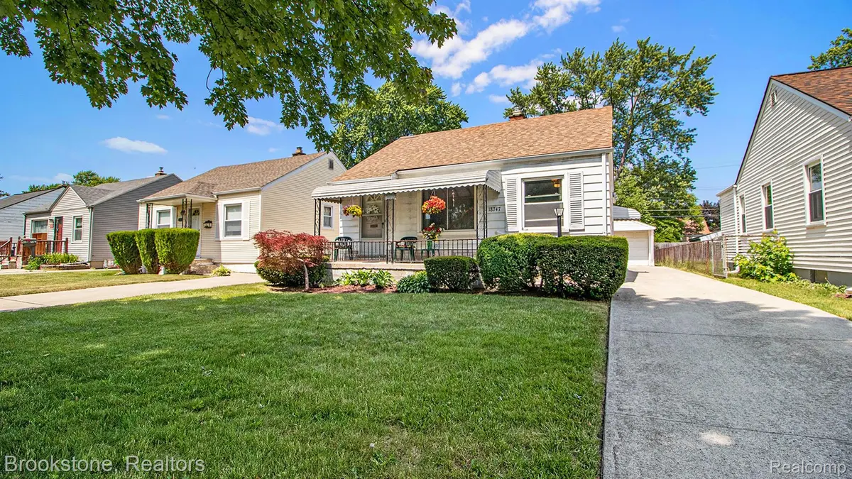 Harper Woods, MI 48225,18747 WOODSIDE ST