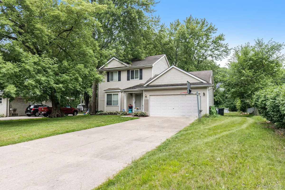 Livonia, MI 48152,29851 BRETTON ST