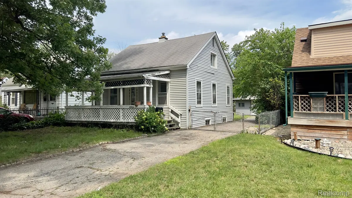 23660 WILLARD AVE, Warren, MI 48089