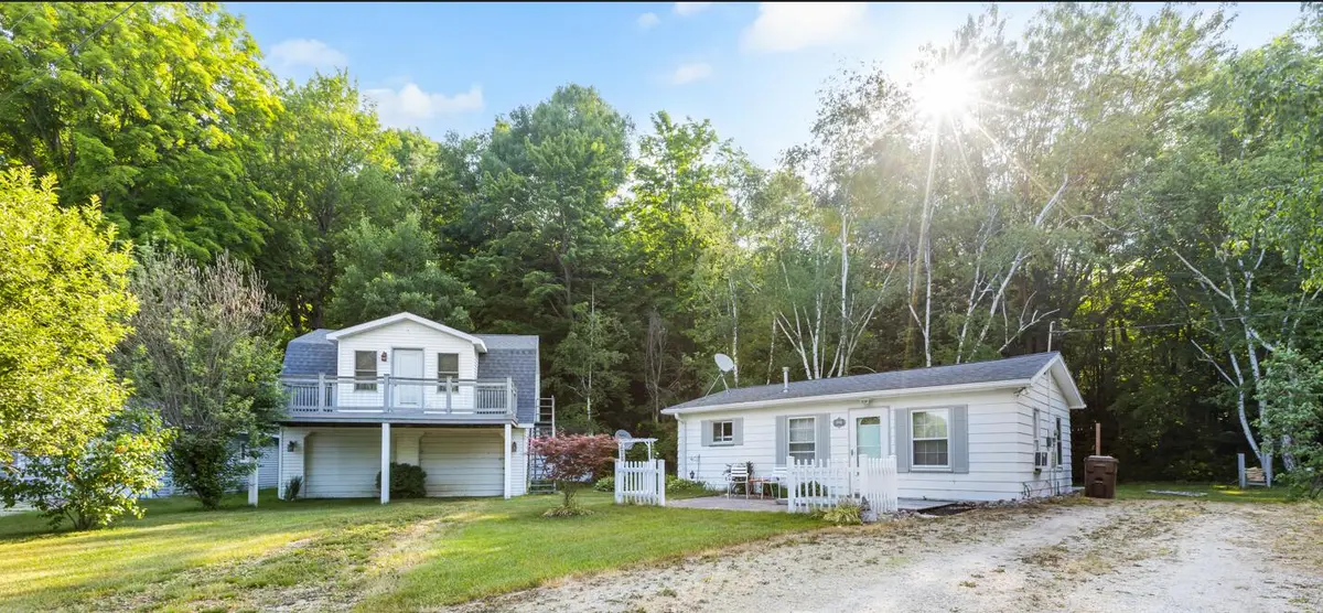 18900 Hillview BLVD, Barryton Vlg-fork Twp, MI 49305