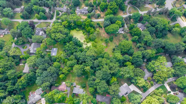 000 WING LAKE RD, Franklin, MI 48025