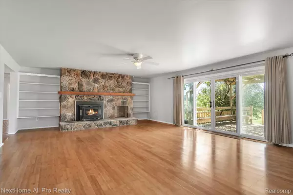 Romulus, MI 48174,32855 SIBLEY RD