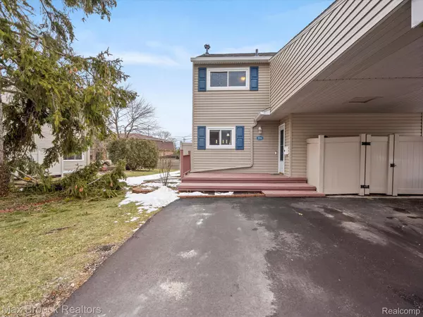 799 KIRTS BLVD, Troy, MI 48084