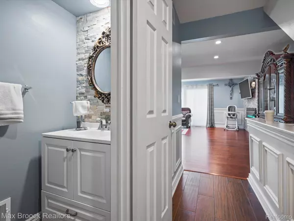 Troy, MI 48084,799 KIRTS BLVD