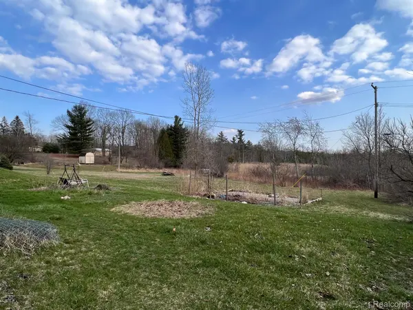 Ortonville, MI 48462,654 East Ridge DR