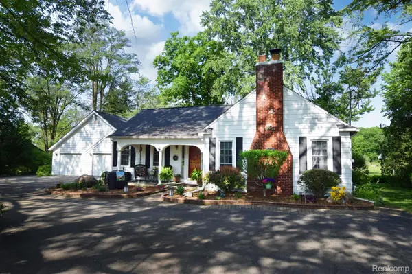 Grand Blanc, MI 48439,7146 FENTON RD