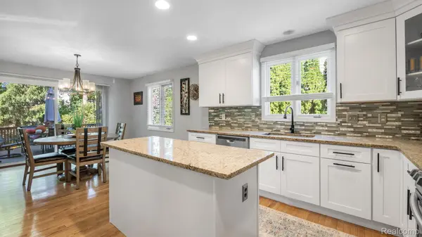 Commerce Twp, MI 48382,1970 BRIDGE POINTE DR