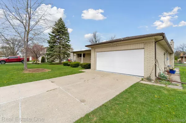 Clinton Township, MI 48035,17079 TREMLETT DR