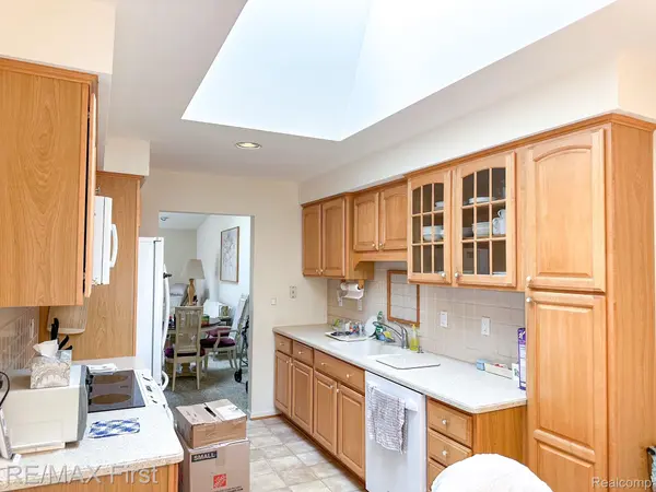 Shelby Twp, MI 48315,49428 Tarrytown CT