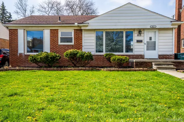 813 PAGEL AVE, Lincoln Park, MI 48146