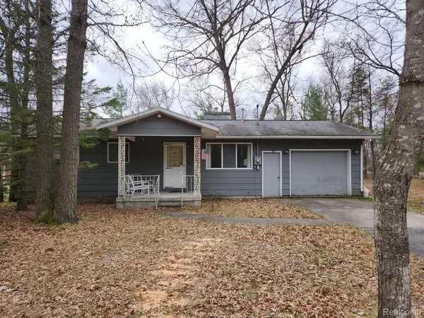 6411 Bobcat TRL, Alger, MI 48610