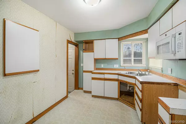 Redford, MI 48239,9359 DALE