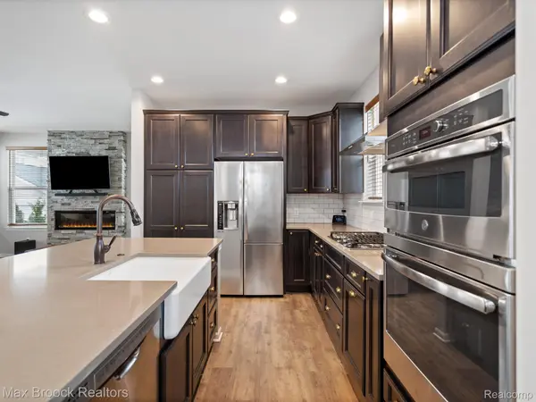 Royal Oak, MI 48073,2471 Massoit