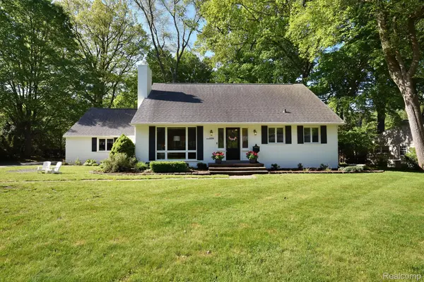 19101 HILLCREST ST, Beverly Hills, MI 48025