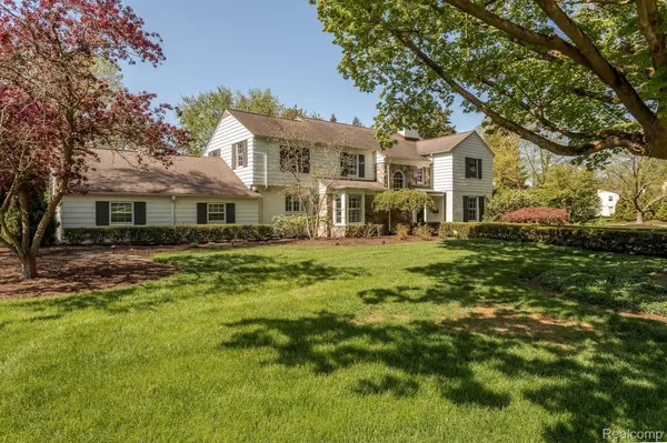 Bloomfield Hills, MI 48301,777 N WILLIAMSBURY RD