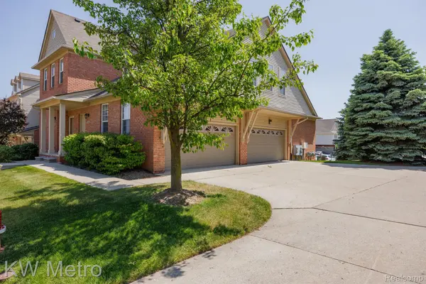 Shelby Twp, MI 48316,5156 MESA DR