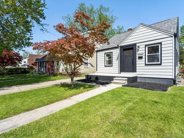 Redford, MI 48239,15610 WAKENDEN