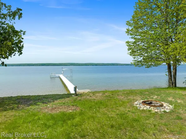 Indian River, MI 49749,1750 MAC-A-VISTA DR