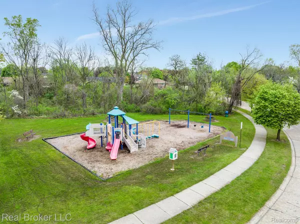 Livonia, MI 48154,16219 QUAKERTOWN LN